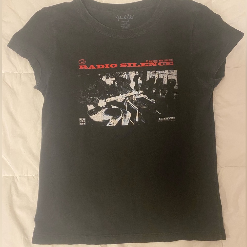 Brandy Melville Radio Silence baby tee top